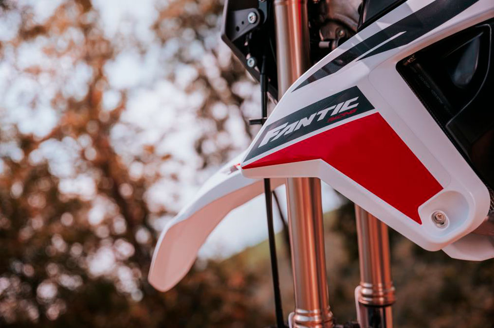FANTIC XE 125 GARDE BOUE