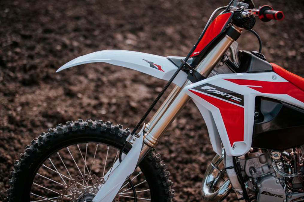 FANTIC XX 125 GARDE BOUE
