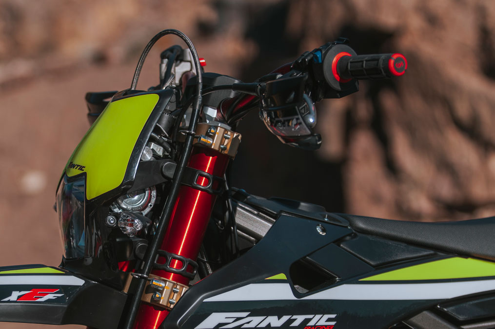 XEF 125 NOIRE PHARE