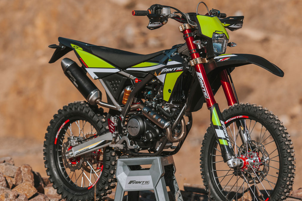 XEF 125 NOIRE