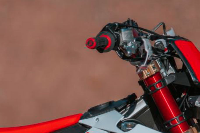 XEF 250 TRAIL POIGNEE