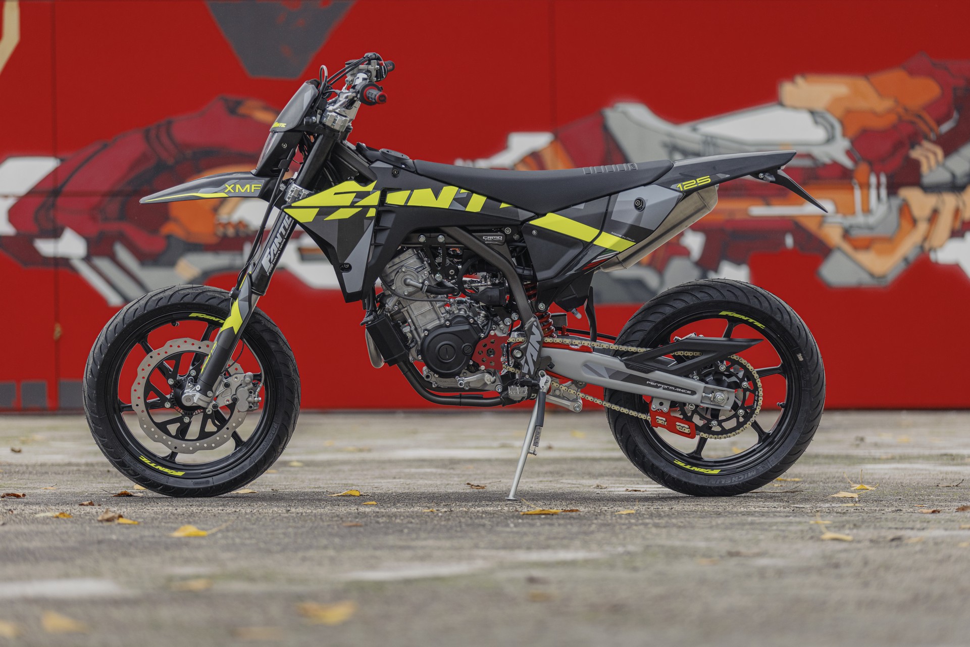 FANTIC CUERS DANS LE VAR 83 PACA TRC MOTO CONCESSION REVENDEUR 50 SUPERMOTARD 125